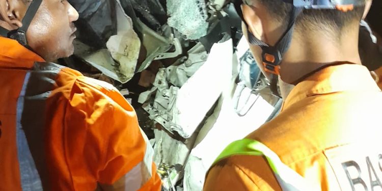 Dua Penumpang Hiace Terjepit dalam Kecelakaan di Tol Pemalang KM 306, Dievakuasi Tim SAR