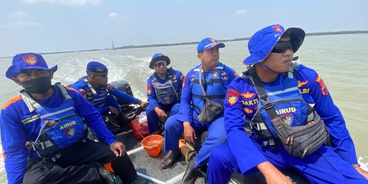 Hari Kedua SAR Nelayan Tayu Hilang, Polisi Pati dan Basarnas Rembang Berpencar Sisir Perairan