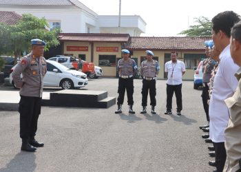 Bidpropam Polda Jateng dan Polres Blora Salurkan Bantuan Enam Tangki Air Bersih untuk Warga Genjahan Jiken