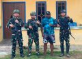 Satgas Pamtas RI-PNG Yonif 147/KGJ Mempererat Silaturahmi Kunjungi Kepala Distrik Mayerga